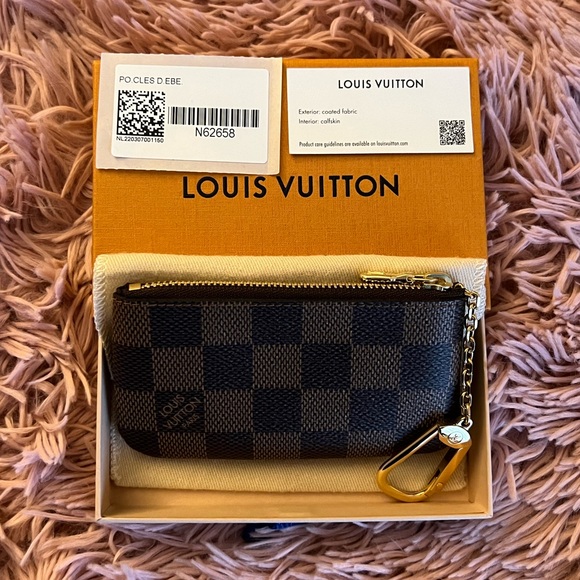 (Traded) Louis Vuitton Damier Ebene Key Pouch - Picture 3 of 12
